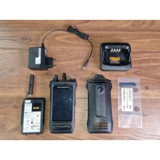 Imagine 2/5 - Motorola MOTOTRBO Ion hibrid 400-527 MHz UHF & POC transceiver multifunctional / Bluetooth, GPS, Wi-Fi, LTE, scanner